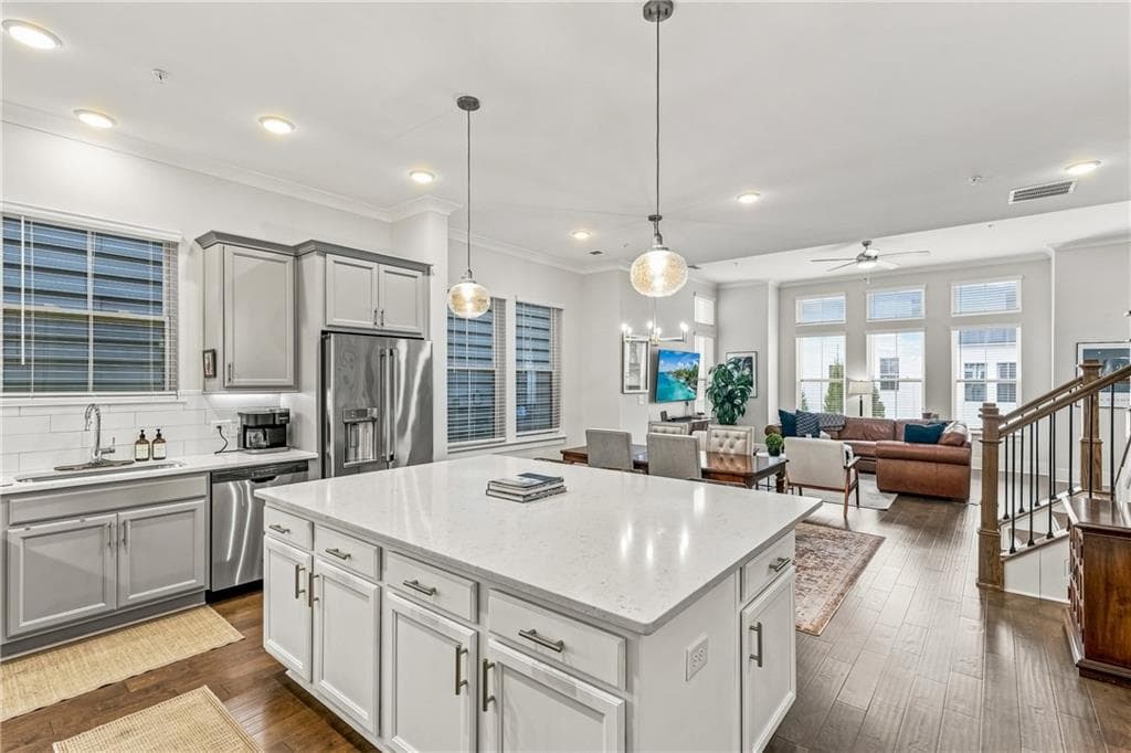 4 bedroom, 3 bathroom, 2,600 sq ft single family residence under contract at 506 Hargrove, Decatur, GA 30030 — photo 3