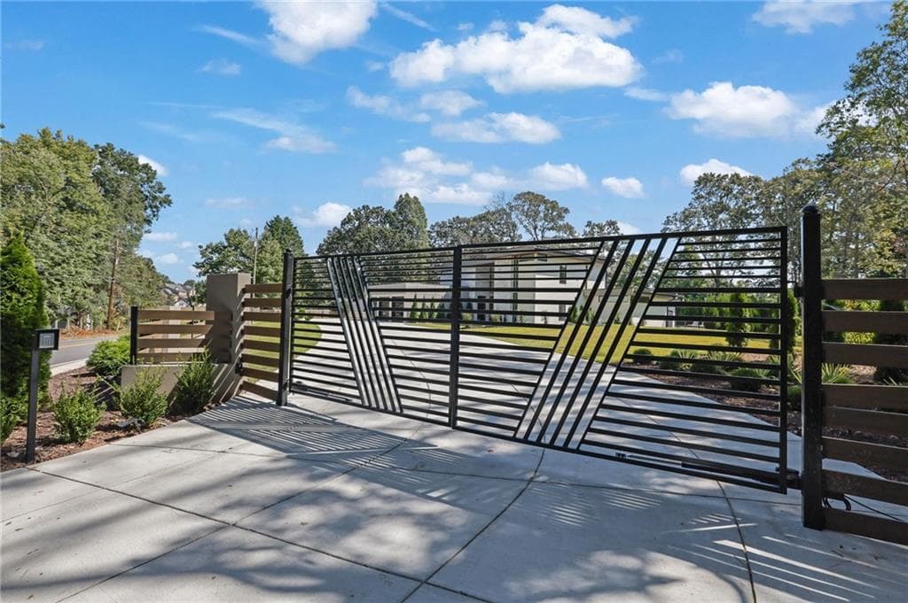 4 bedroom, 7 bathroom, 7,186 sq ft single family residence under contract at 2991 Lassiter Road, Marietta, GA 30062 — photo 2