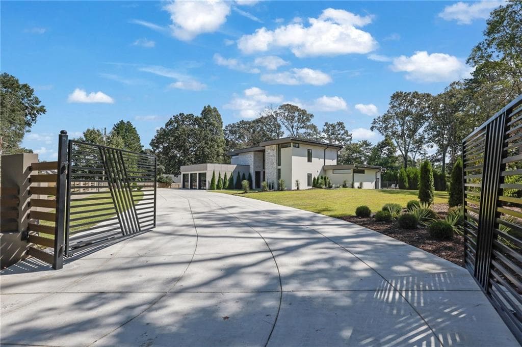 4 bedroom, 7 bathroom, 7,186 sq ft single family residence under contract at 2991 Lassiter Road, Marietta, GA 30062 — photo 3