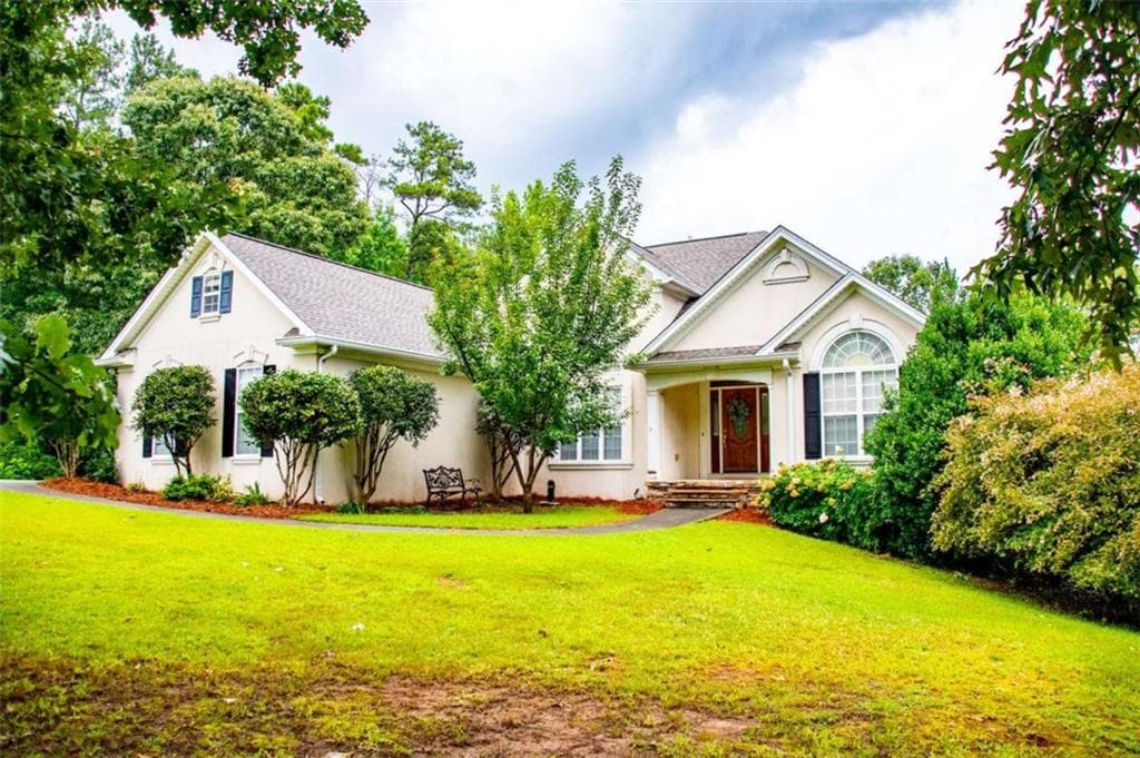 3 bedroom, 2 bathroom, 3,918 sq ft single family residence for sale at 7046 Tara Drive, Villa Rica, GA 30180 — photo 2