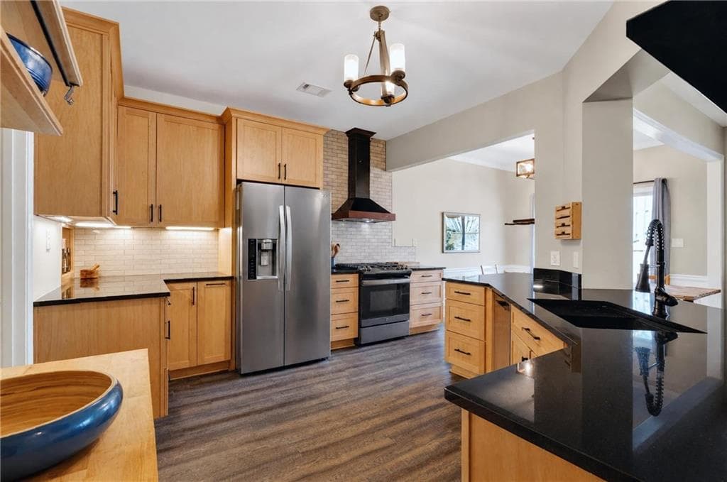 4 bedroom, 3 bathroom, 1,985 sq ft townhouse for sale at 4967 Berkeley Run Crossing, Peachtree Corners, GA 30092 — photo 5
