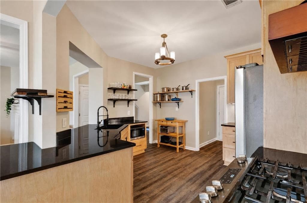 4 bedroom, 3 bathroom, 1,985 sq ft townhouse for sale at 4967 Berkeley Run Crossing, Peachtree Corners, GA 30092 — photo 8