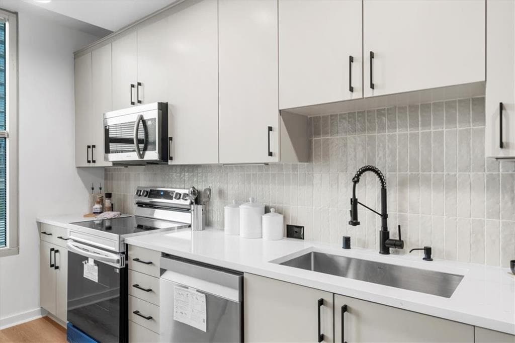 1 bedroom, 1 bathroom, 790 sq ft condominium for rent at 250 Pharr Road 704, Atlanta, GA 30305 for $2,000 a month — photo 5