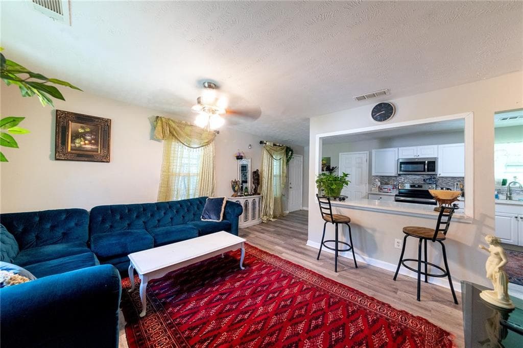 3 bedroom, 2 bathroom, 1,067 sq ft single family residence for sale at 2985 Catalina Drive, Decatur, GA 30032 — photo 3