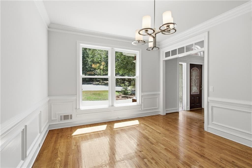 6 bedroom, 5 bathroom, 5,681 sq ft single family residence under contract at 2960 Vail Valley Court, Snellville, GA 30078 — photo 7