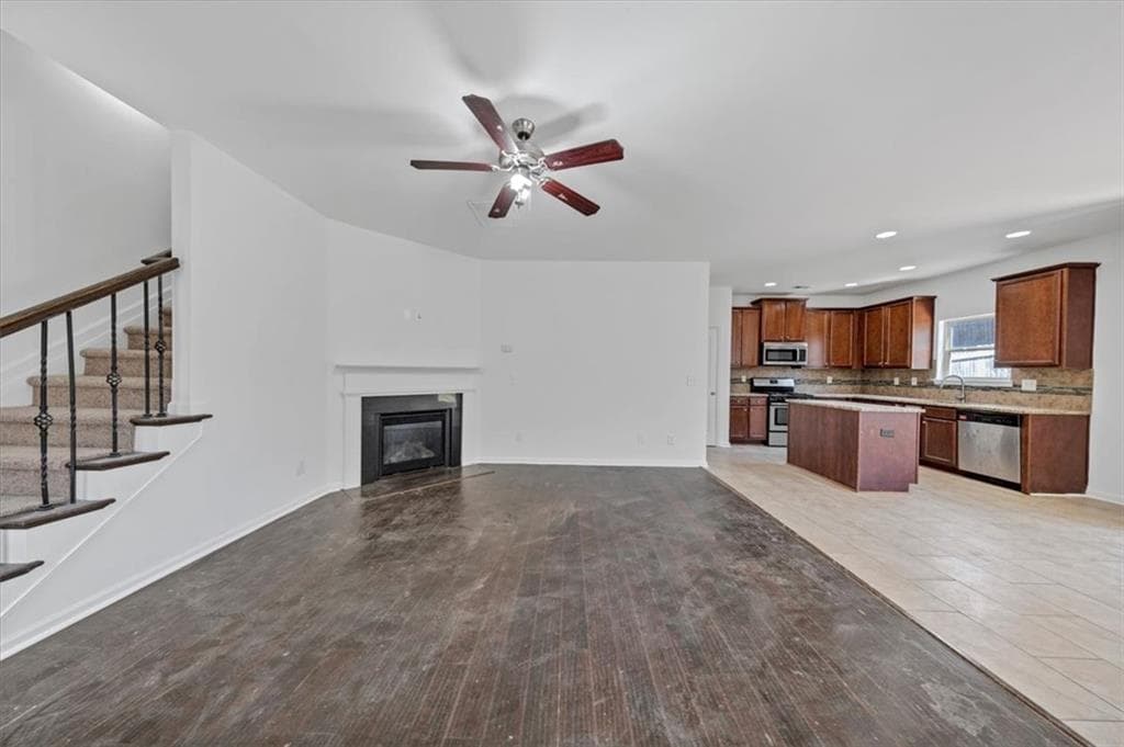 3 bedroom, 3 bathroom, 1,950 sq ft single family residence for sale at 5898 San Gabriel Lane, Atlanta, GA 30349 — photo 6