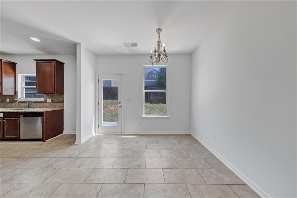 3 bedroom, 3 bathroom, 1,950 sq ft single family residence for sale at 5898 San Gabriel Lane, Atlanta, GA 30349 — photo 8