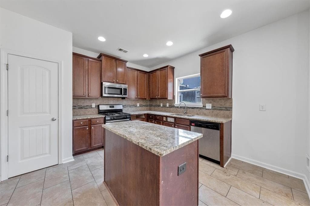 3 bedroom, 3 bathroom, 1,950 sq ft single family residence for sale at 5898 San Gabriel Lane, Atlanta, GA 30349 — photo 10