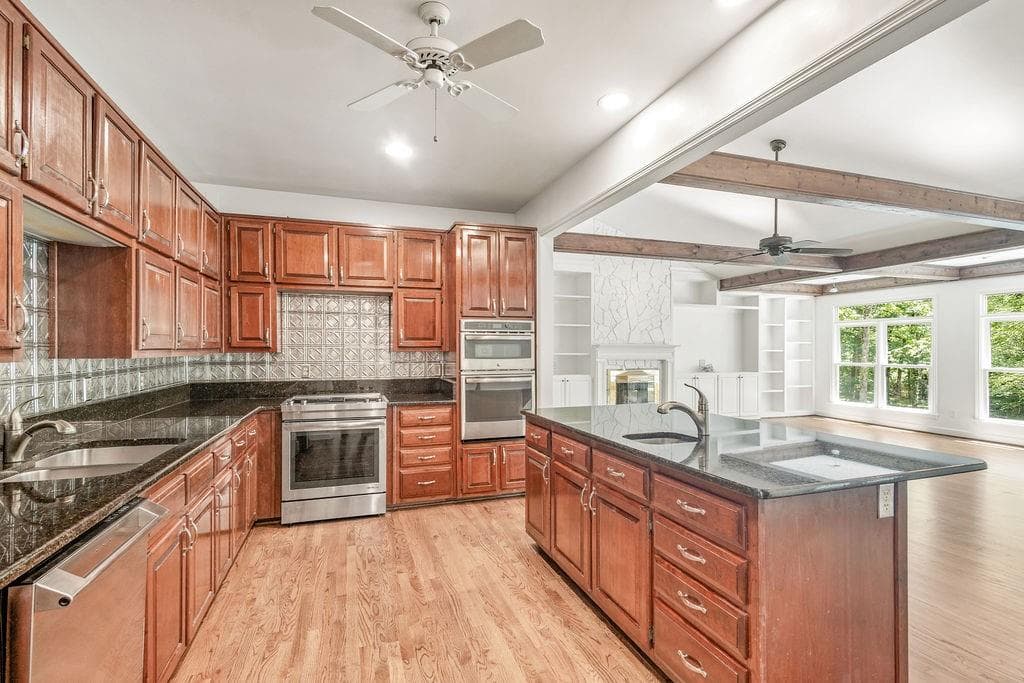 5 bedroom, 4 bathroom, 3,856 sq ft single family residence for sale at 230 Haynes Road, Moreland, GA 30259 — photo 8