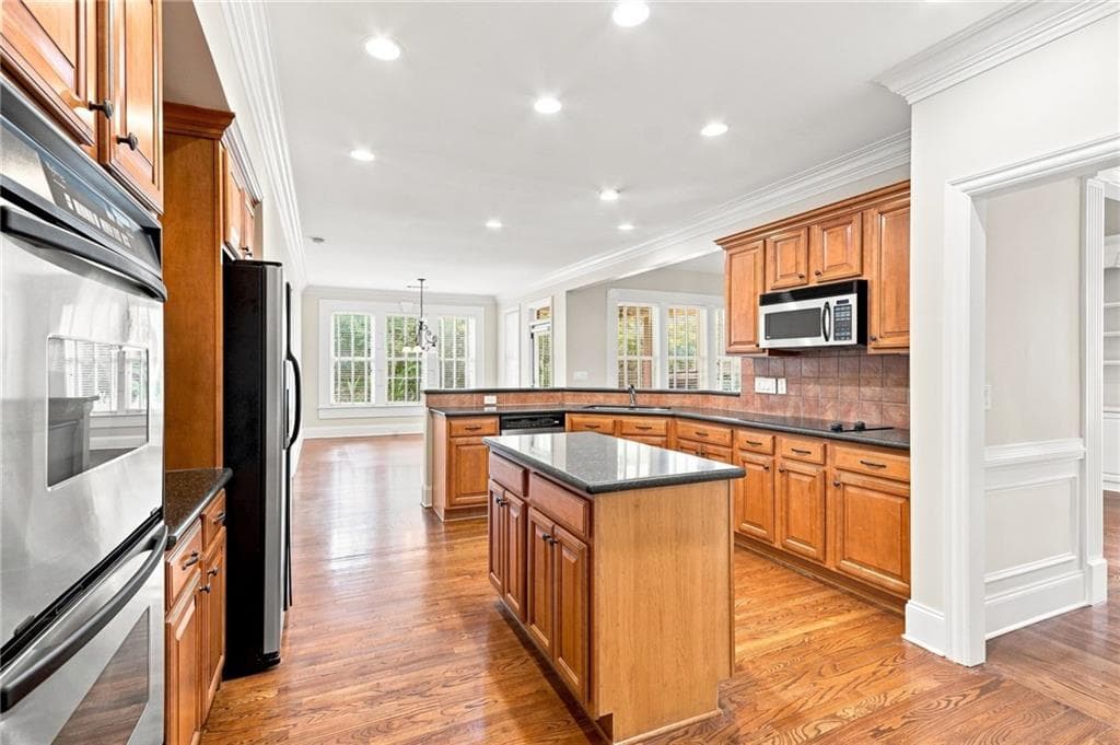 3 bedroom, 3 bathroom, 2,981 sq ft single family residence for sale at 925 Windsor Place Circle, Grayson, GA 30017 — photo 8