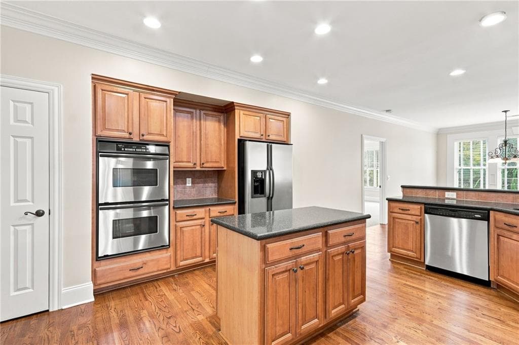 3 bedroom, 3 bathroom, 2,981 sq ft single family residence for sale at 925 Windsor Place Circle, Grayson, GA 30017 — photo 9