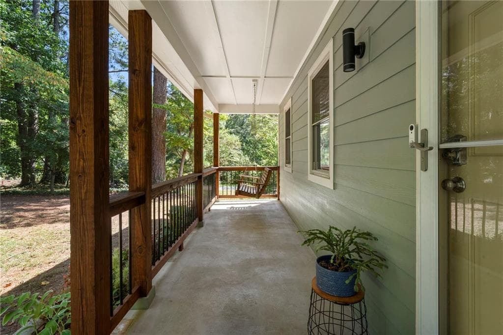 3 bedroom, 2 bathroom, 1,845 sq ft single family residence under contract at 156 Settendown Trail, Mableton, GA 30126 — photo 5