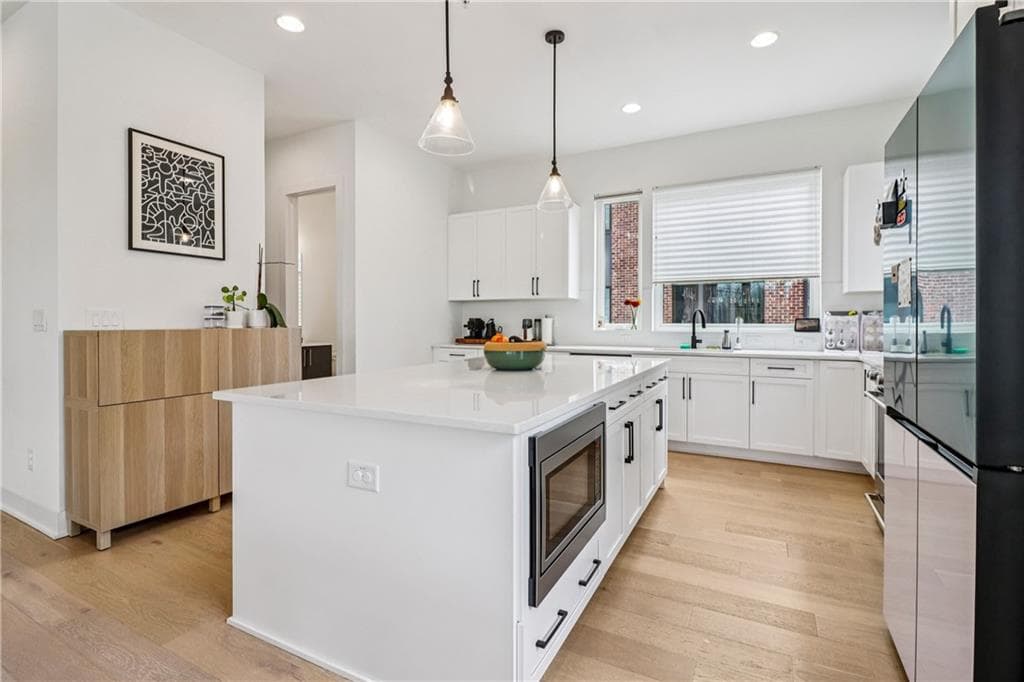 3 bedroom, 4 bathroom, 2,374 sq ft townhouse for sale at 1229 Chelsea Circle, Atlanta, GA 30318 — photo 5