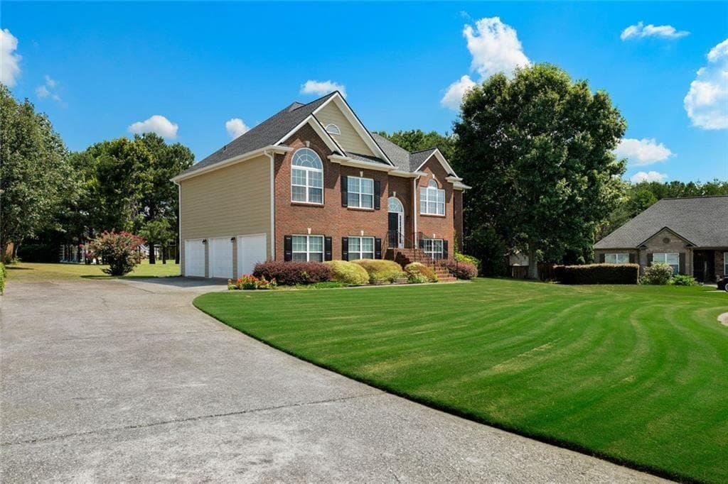 5 bedroom, 3 bathroom, 2,589 sq ft single family residence for sale at 21 Prestwick Loop, Cartersville, GA 30120 — photo 2