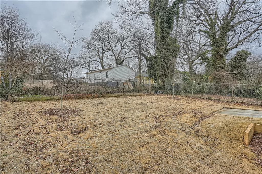 4 bedroom, 3 bathroom, 2,232 sq ft single family residence for sale at 1089 Coleman Street, Atlanta, GA 30310 — photo 4