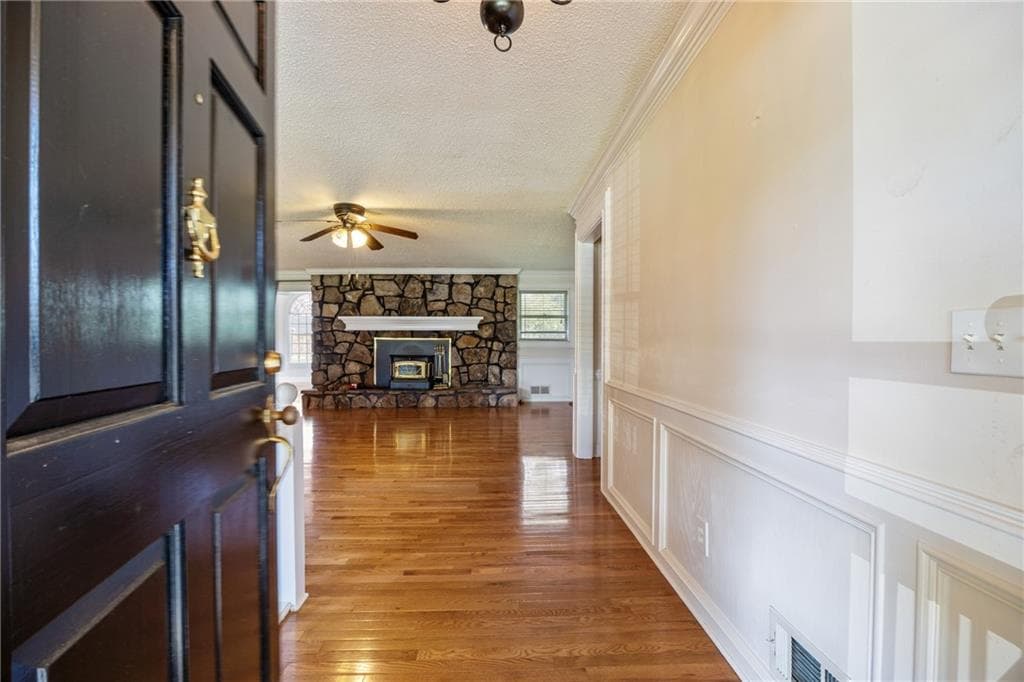 4 bedroom, 4 bathroom, 2,618 sq ft single family residence under contract at 1977 Johnson Ferry Road, Marietta, GA 30062 — photo 9