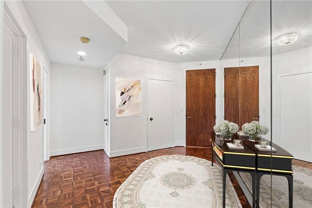 2 bedroom, 3 bathroom, 1,855 sq ft condominium for sale at 2660 Peachtree Road 6D, Atlanta, GA 30305 — photo 2