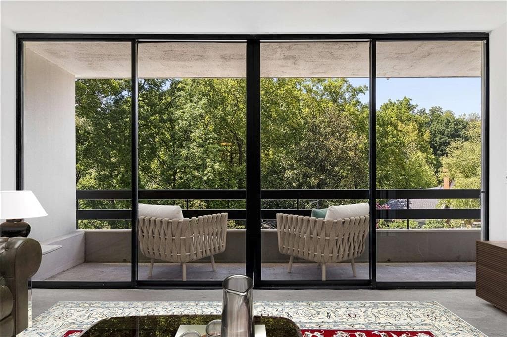 2 bedroom, 3 bathroom, 1,855 sq ft condominium for sale at 2660 Peachtree Road 6D, Atlanta, GA 30305 — photo 6