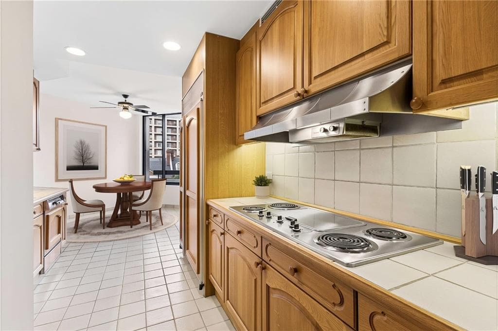 2 bedroom, 3 bathroom, 1,855 sq ft condominium for sale at 2660 Peachtree Road 6D, Atlanta, GA 30305 — photo 7