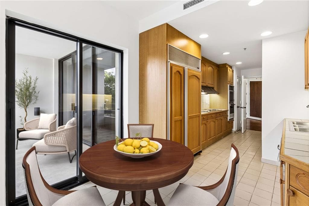 2 bedroom, 3 bathroom, 1,855 sq ft condominium for sale at 2660 Peachtree Road 6D, Atlanta, GA 30305 — photo 10