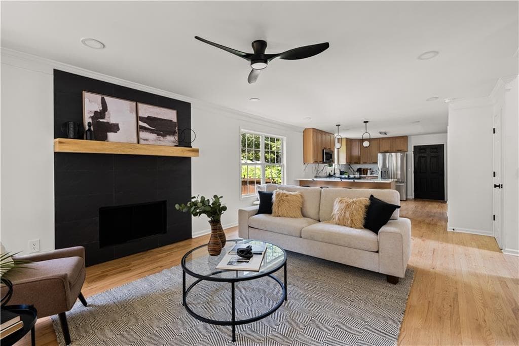 4 bedroom, 3 bathroom, 1,932 sq ft single family residence for sale at 1232 Memorial Drive, Atlanta, GA 30316 — photo 4