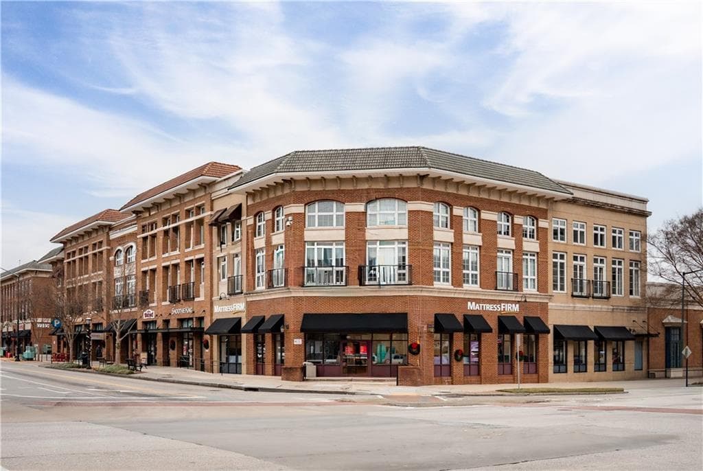 1 bedroom, 2 bathroom, 992 sq ft condominium for sale at 1221 Caroline Street 208, Atlanta, GA 30307 — photo 2