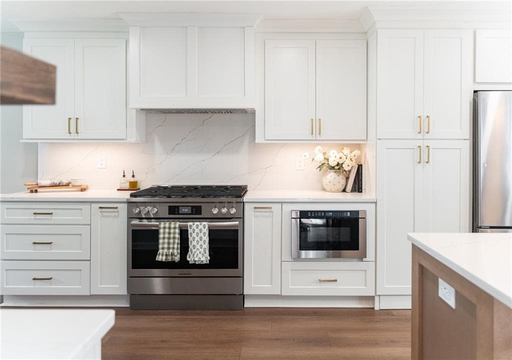 4 bedroom, 3 bathroom, 2,115 sq ft single family residence for sale at 3675 Wake Robin Way, Cumming, GA 30028 — photo 8