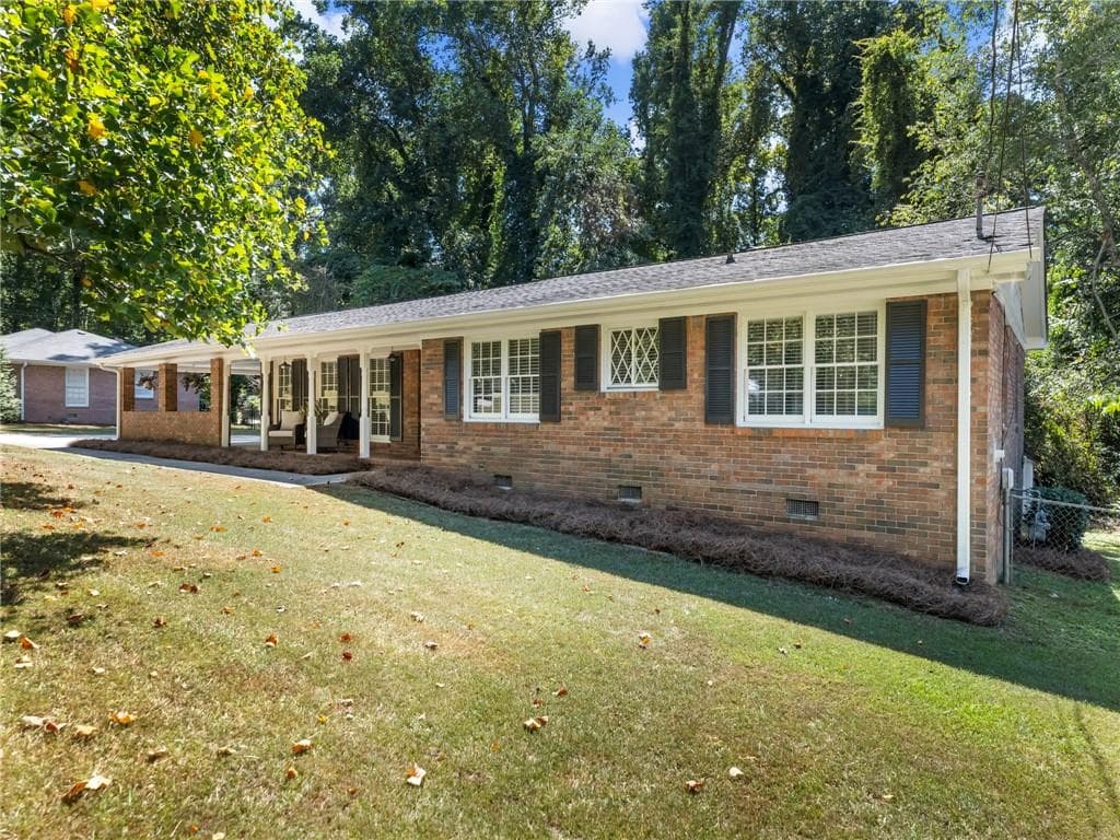 3 bedroom, 2 bathroom, 1,587 sq ft single family residence under contract at 2065 Oak Road, Snellville, GA 30078