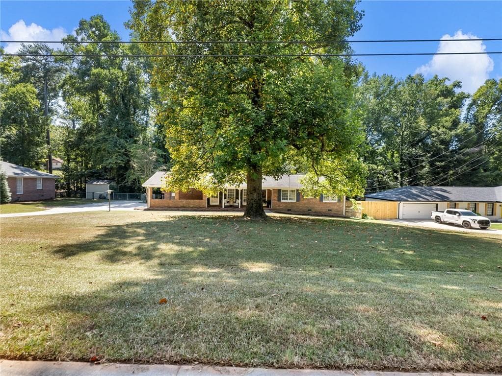 3 bedroom, 2 bathroom, 1,587 sq ft single family residence under contract at 2065 Oak Road, Snellville, GA 30078 — photo 2