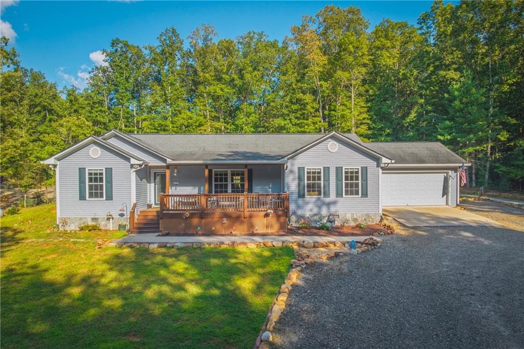 3 bedroom, 2 bathroom, 1,661 sq ft single family residence for sale at 207 Dogwood Drive, Epworth, GA 30541 — photo 6
