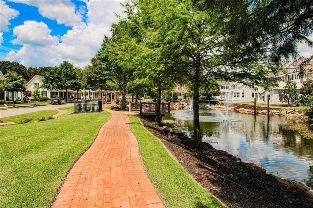 3 bedroom, 4 bathroom, 2,164 sq ft single family residence for sale at 31 Bourbon Street, Senoia, GA 30276 — photo 8
