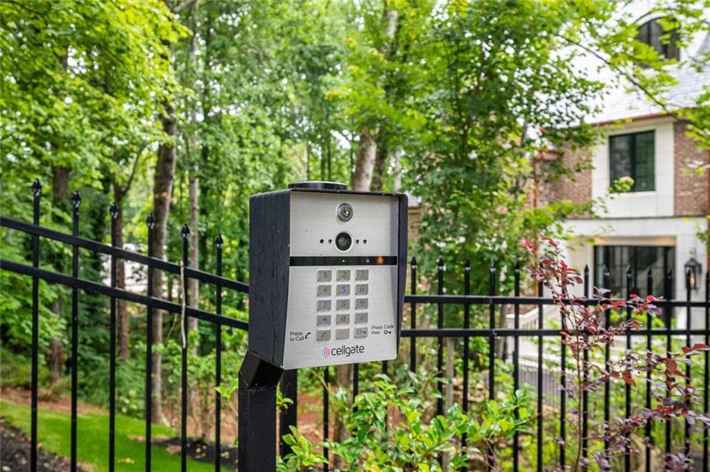 5 bedroom, 8 bathroom, 10,002 sq ft single family residence for sale at 1710 Adams Drive, Atlanta, GA 30311 — photo 9