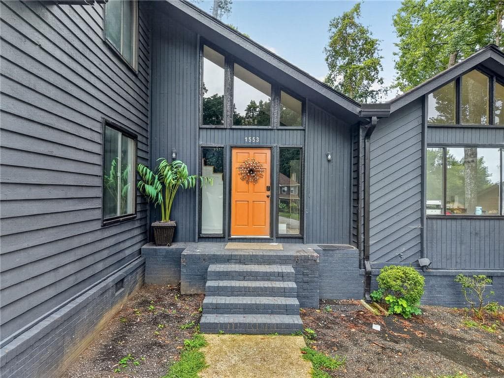 4 bedroom, 4 bathroom, 2,839 sq ft single family residence for sale at 1553 Bell Flower Court, Stone Mountain, GA 30088 — photo 2
