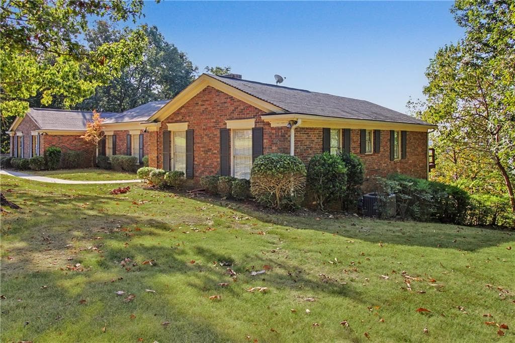 3 bedroom, 3 bathroom, 2,461 sq ft single family residence for sale at 345 Mount Alto Road, Rome, GA 30165 — photo 2