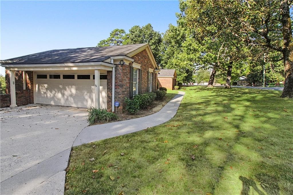 3 bedroom, 3 bathroom, 2,461 sq ft single family residence for sale at 345 Mount Alto Road, Rome, GA 30165 — photo 3