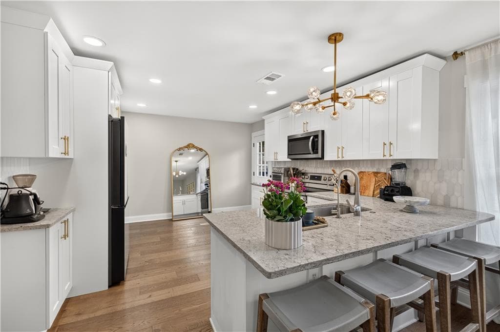 3 bedroom, 2 bathroom, 1,221 sq ft single family residence for sale at 414 Rigby Street, Marietta, GA 30060 — photo 7