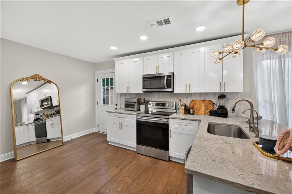 3 bedroom, 2 bathroom, 1,221 sq ft single family residence for sale at 414 Rigby Street, Marietta, GA 30060 — photo 8
