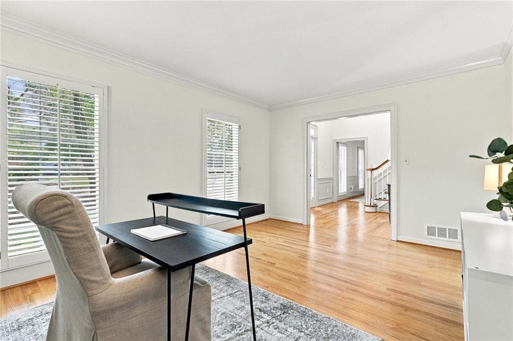 4 bedroom, 4 bathroom, 4,002 sq ft single family residence for sale at 325 Cantlegate Close, Johns Creek, GA 30022 — photo 4