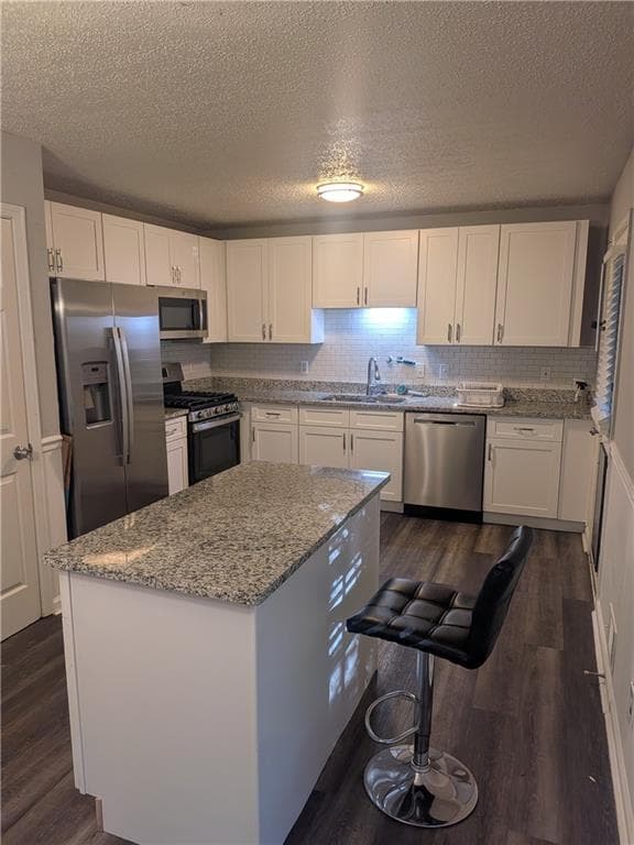 4 bedroom, 2 bathroom, 2,818 sq ft single family residence for rent at 205 Shefield Place, Douglasville, GA 30134 for $2,300 a month — photo 5