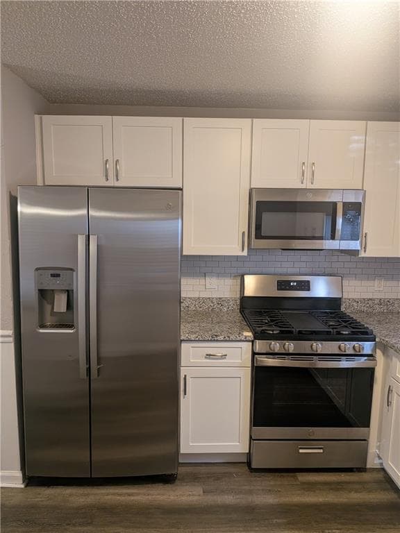 4 bedroom, 2 bathroom, 2,818 sq ft single family residence for rent at 205 Shefield Place, Douglasville, GA 30134 for $2,300 a month — photo 6