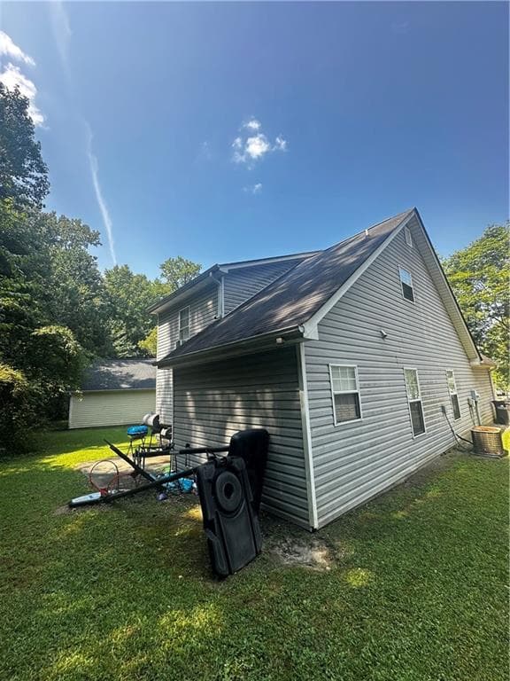 3 bedroom, 2 bathroom, 1,337 sq ft single family residence under contract at 8351 Ramblin Court, Douglasville, GA 30134 — photo 2