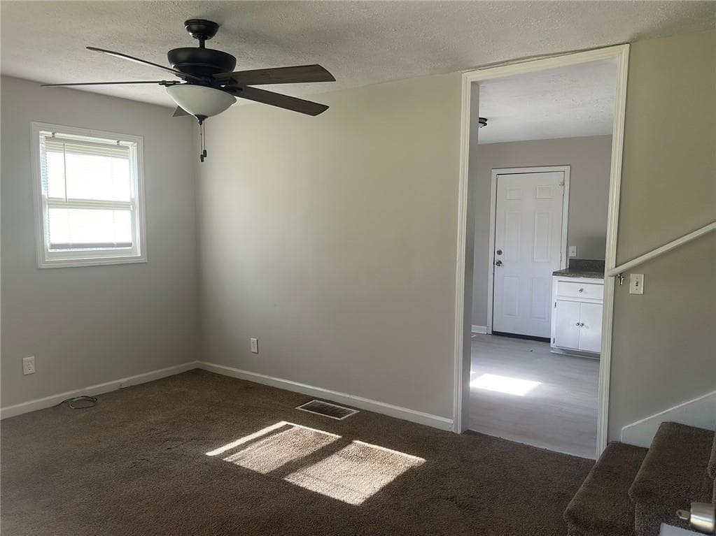 3 bedroom, 2 bathroom, 1,102 sq ft single family residence for sale at 130 Knob Drive, Carrollton, GA 30116 — photo 3