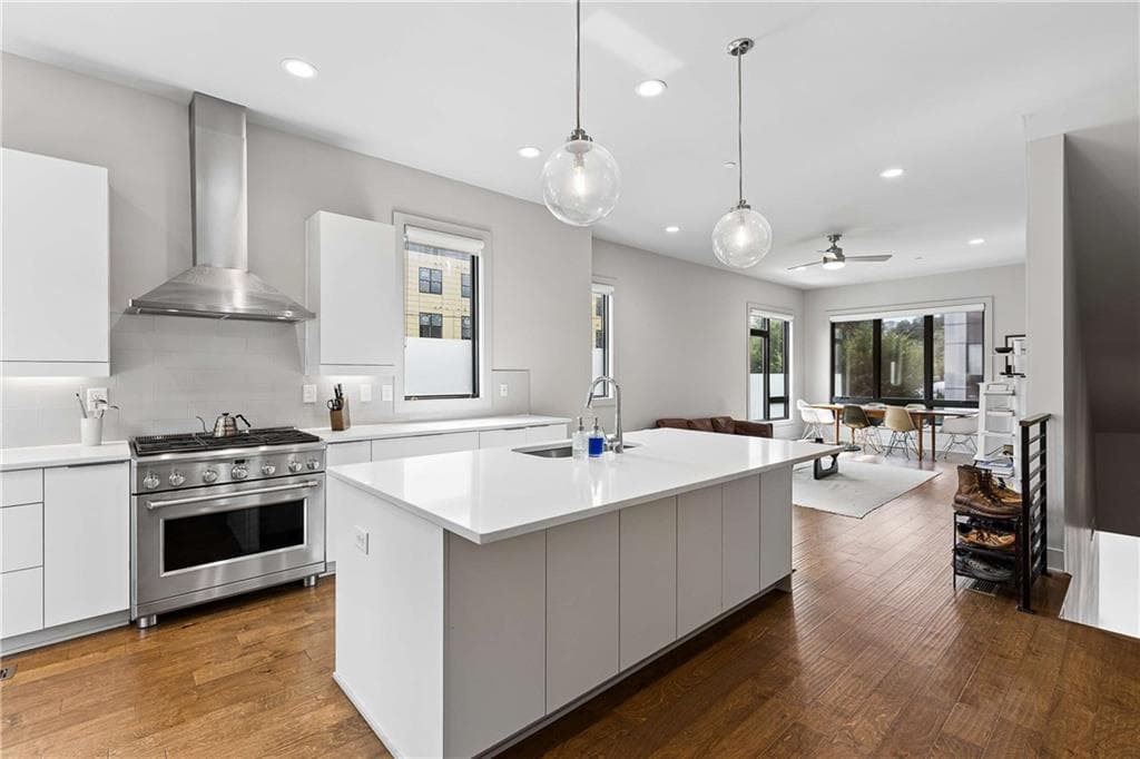 3 bedroom, 5 bathroom, 1,856 sq ft townhouse for rent at 102 City View Court, Atlanta, GA 30308 for $4,200 a month — photo 8