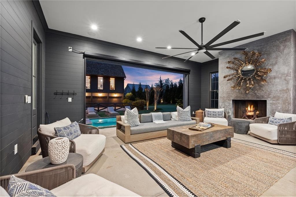 6 bedroom, 6 bathroom, 5,755 sq ft single family residence under contract at 6835 Colfax Avenue, Cumming, GA 30040 — photo 5