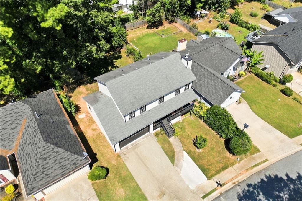 6 bedroom, 4 bathroom, 2,206 sq ft single family residence for sale at 2555 Waterford Park Drive, Lawrenceville, GA 30044 — photo 3
