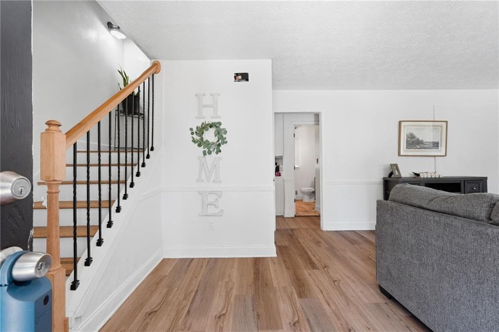 6 bedroom, 4 bathroom, 2,206 sq ft single family residence for sale at 2555 Waterford Park Drive, Lawrenceville, GA 30044 — photo 6