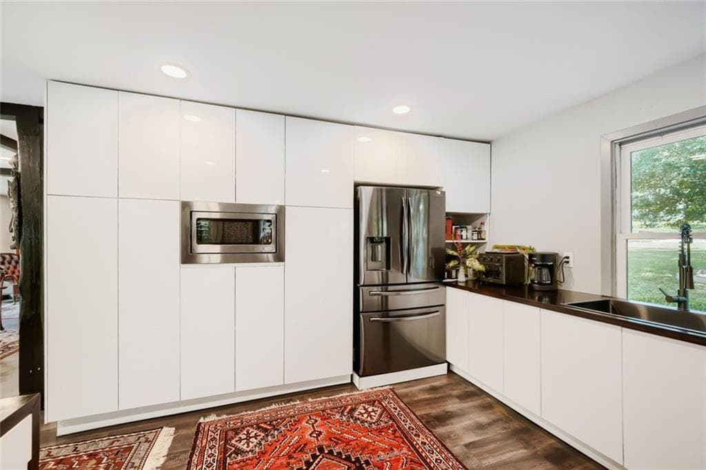 3 bedroom, 3 bathroom, 2,376 sq ft single family residence for sale at 3342 Romelie Drive, Atlanta, GA 30340 — photo 3
