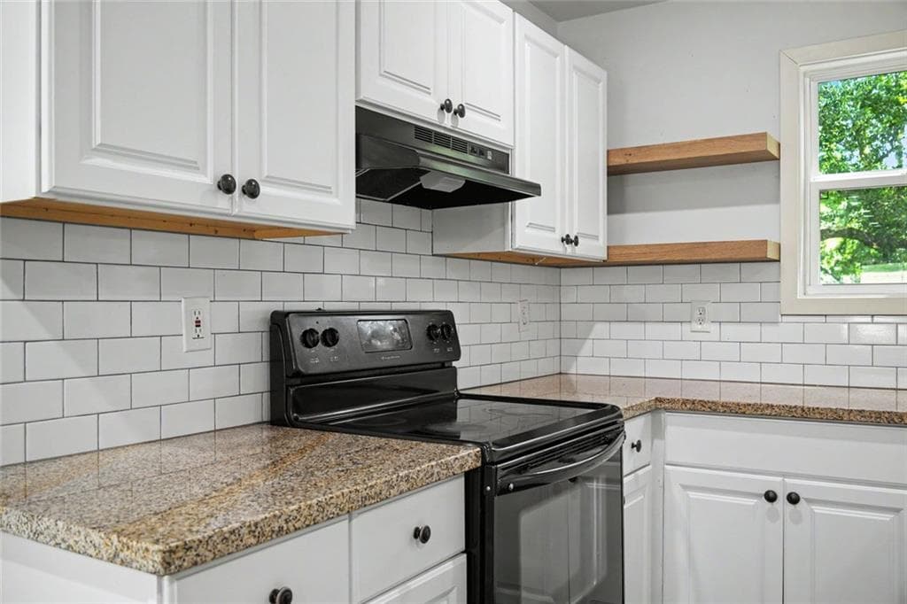 2 bedroom, 2 bathroom, 976 sq ft single family residence for sale at 313 Walker Drive, Monroe, GA 30655 — photo 6
