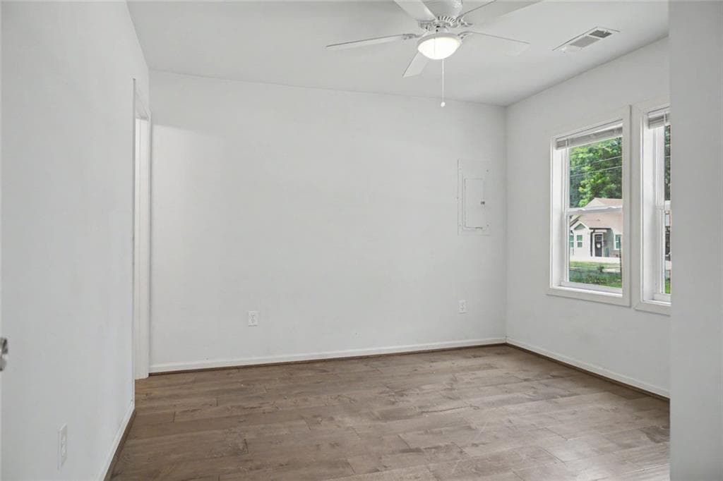 2 bedroom, 2 bathroom, 976 sq ft single family residence for sale at 313 Walker Drive, Monroe, GA 30655 — photo 7