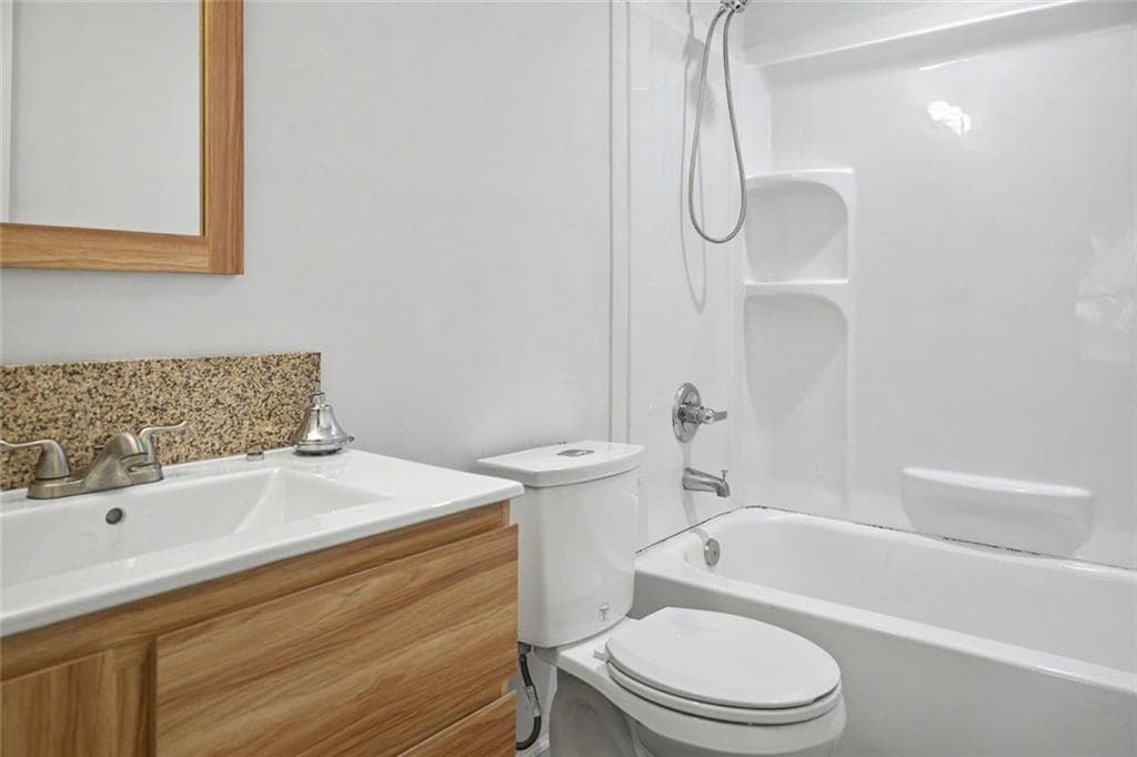 2 bedroom, 2 bathroom, 976 sq ft single family residence for sale at 313 Walker Drive, Monroe, GA 30655 — photo 9